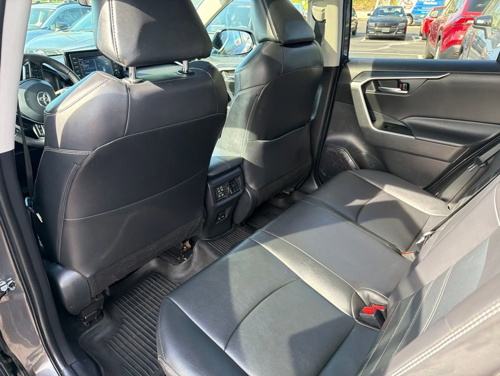 Used 2022 Toyota RAV4 XLE Premium AWD/4WD image 17