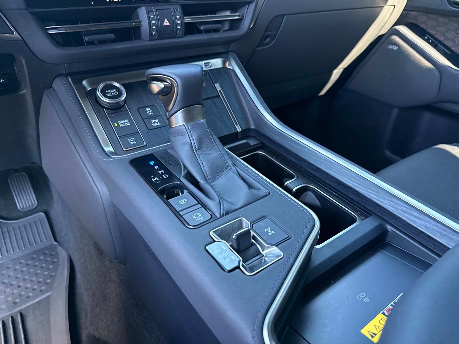 Used 2025 Lexus GX 550 w/ Accessory Package (Z1) AWD/4WD image 24