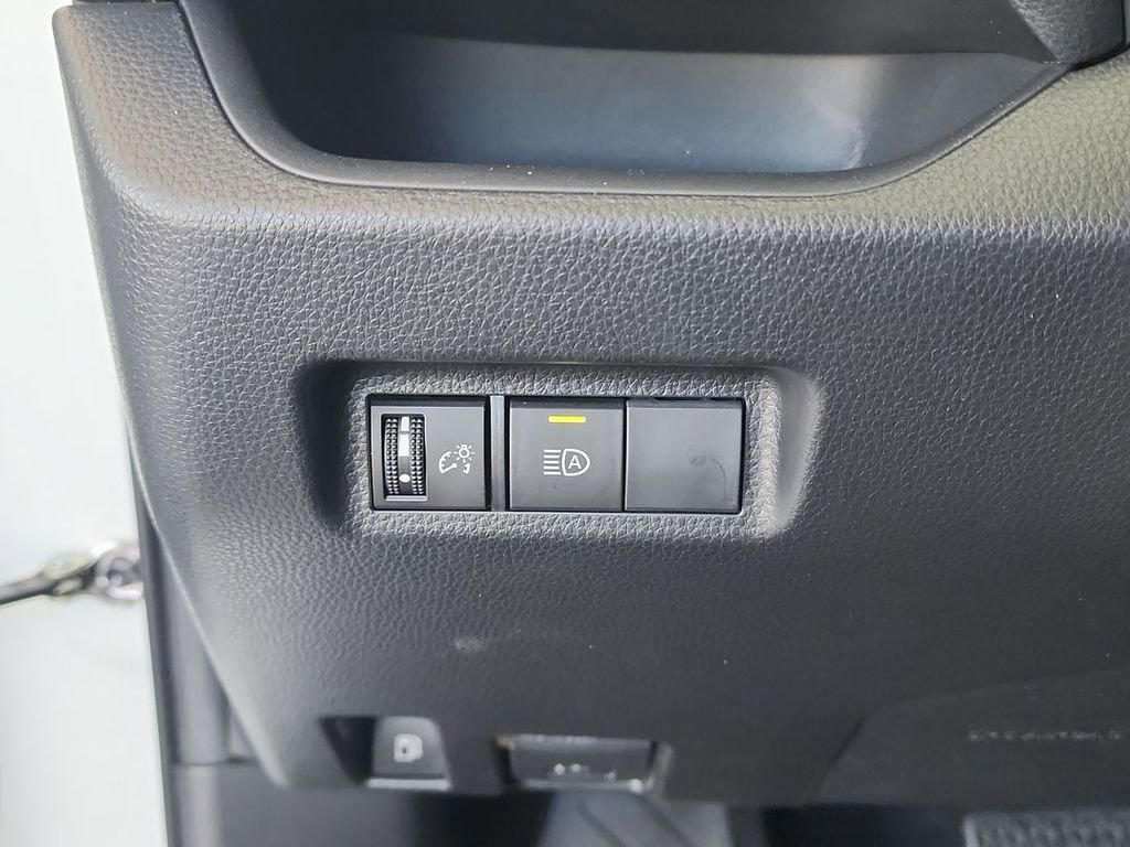 Used 2023 Toyota RAV4 XLE AWD/4WD image 18