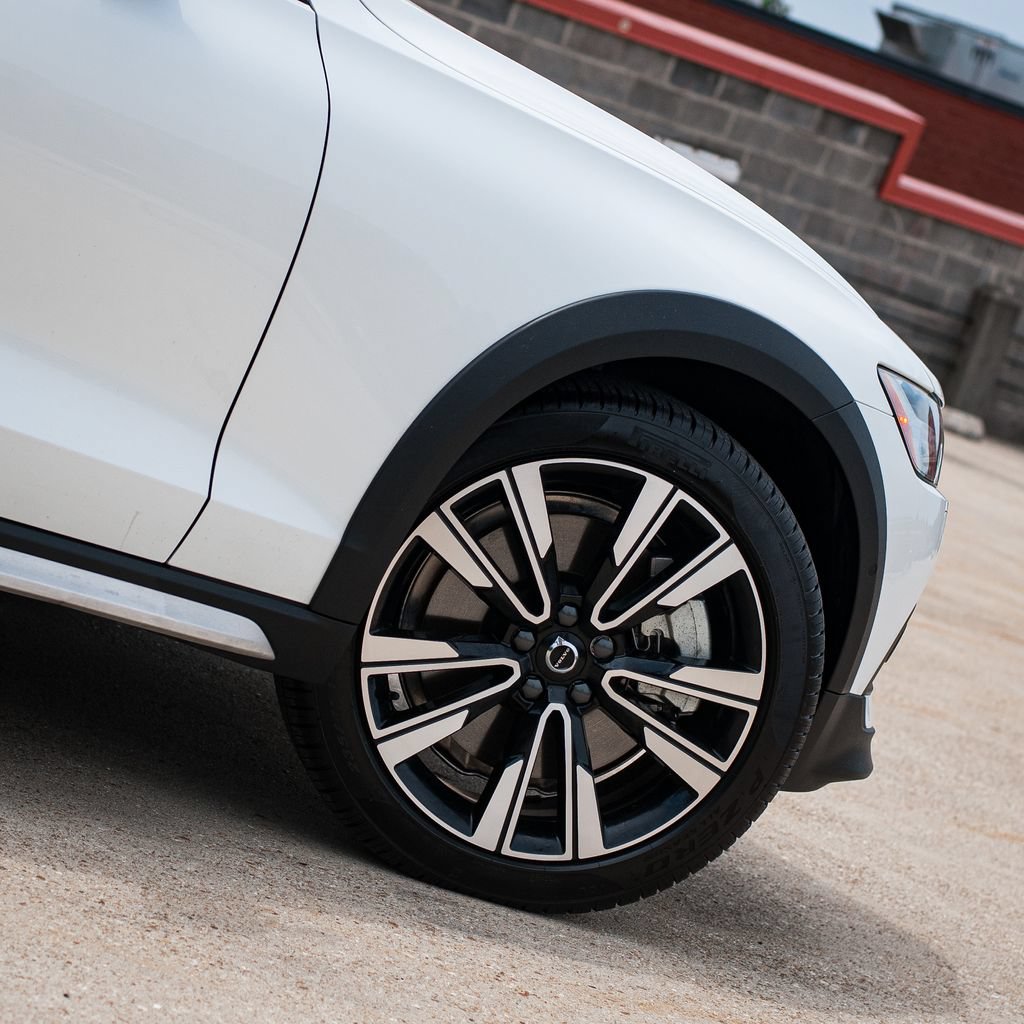 Certified 2026 Volvo V60 B5 Cross Country Ultra w/ Protection Package Premier AWD/4WD image 7