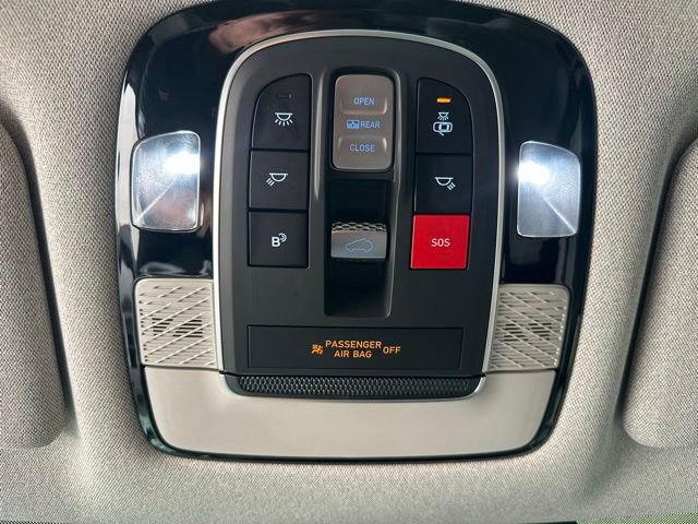 Used 2024 Hyundai Palisade Limited AWD/4WD image 32
