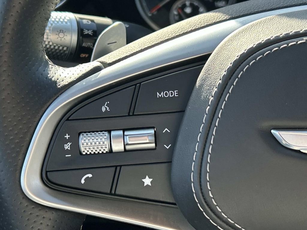 Used 2025 Genesis GV70 3.5T Sport w/ Sport Advanced Package image 32