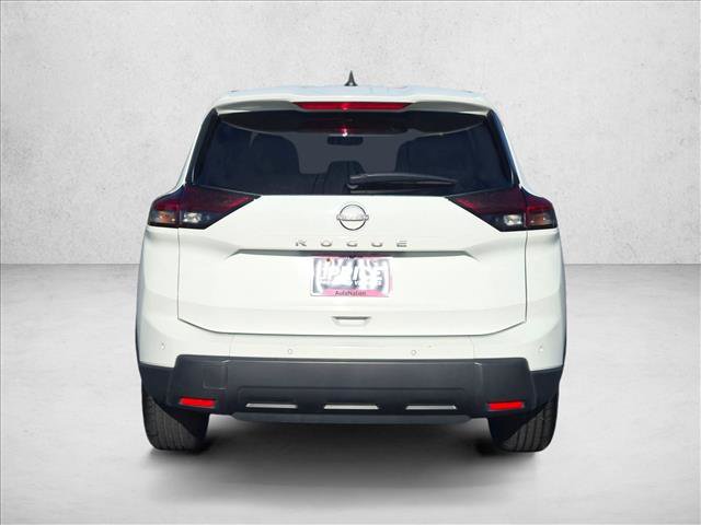 Used 2024 Nissan Rogue S FWD image 7