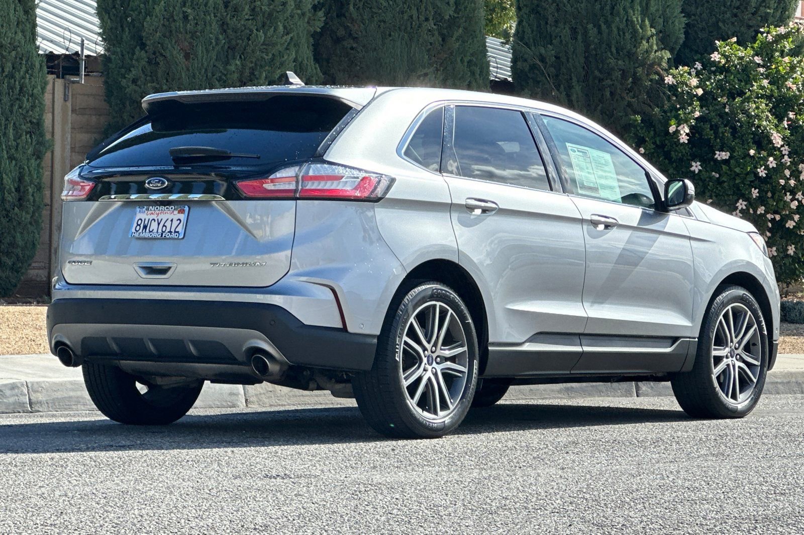 Used 2020 Ford Edge Titanium w/ Equipment Group 301A FWD image 4