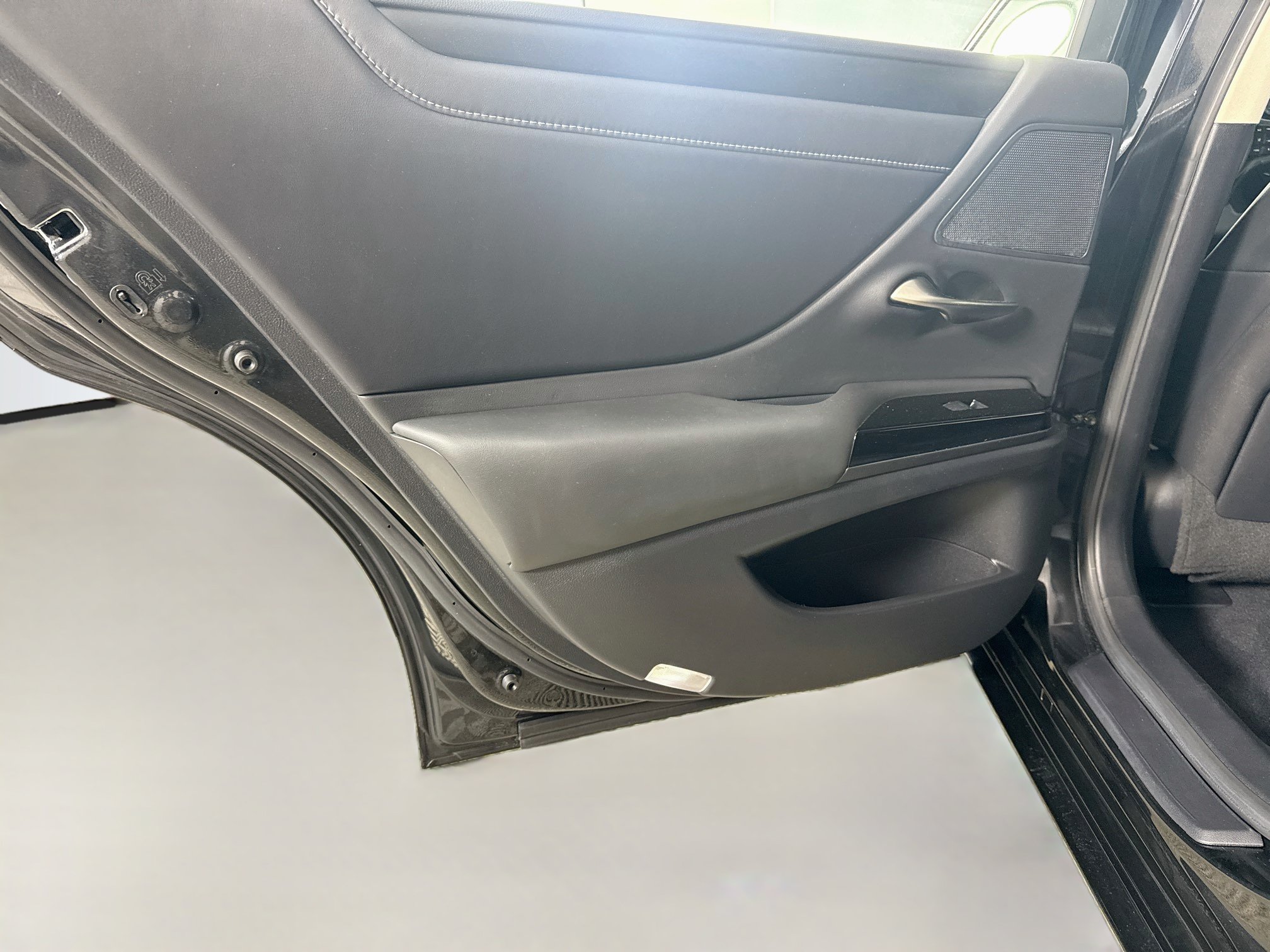 Used 2022 Lexus ES 350 w/ Premium Package FWD image 26