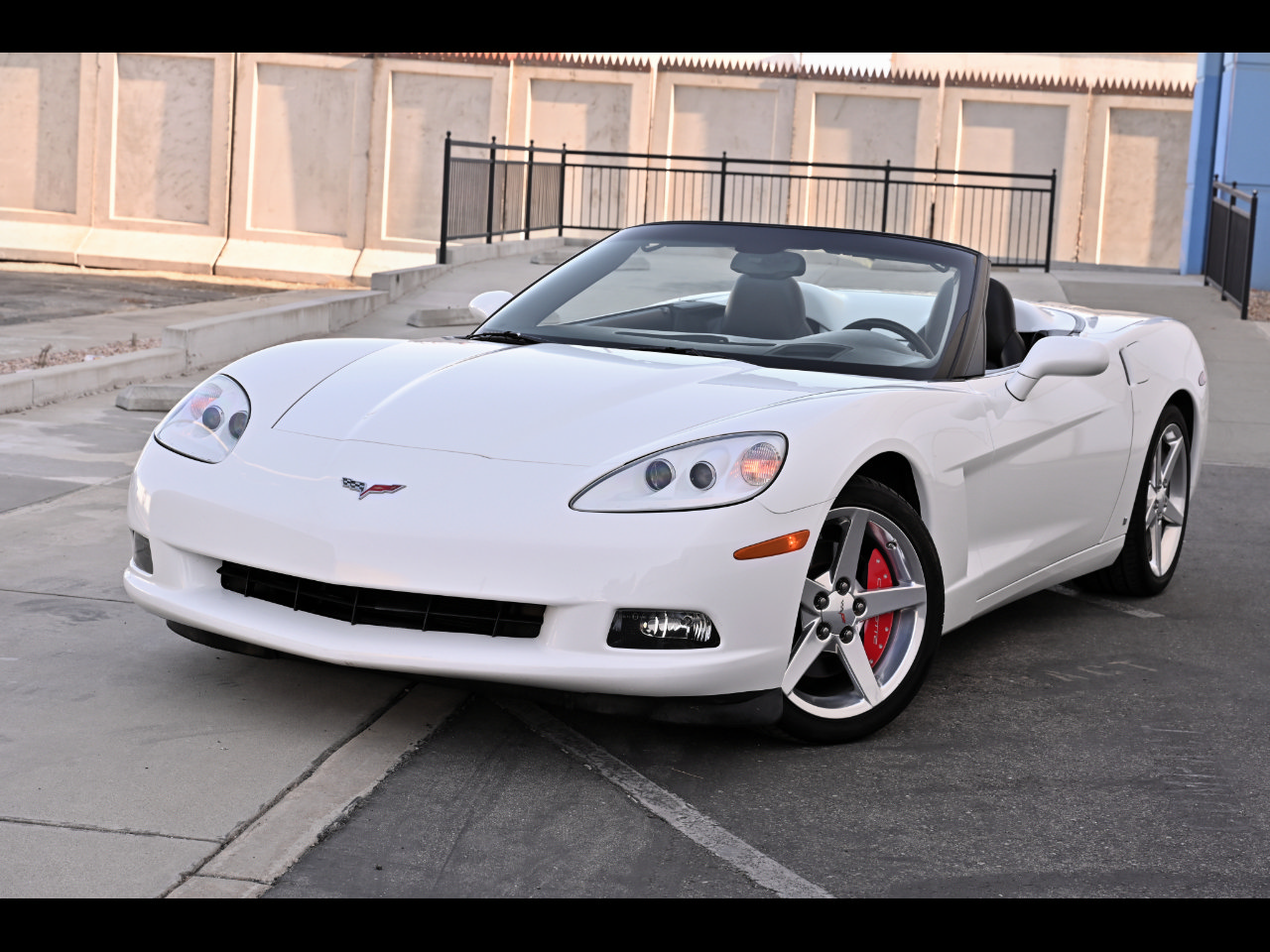 Used 2006 Chevrolet Corvette Convertible w/ Preferred Equipment Group RWD image 1