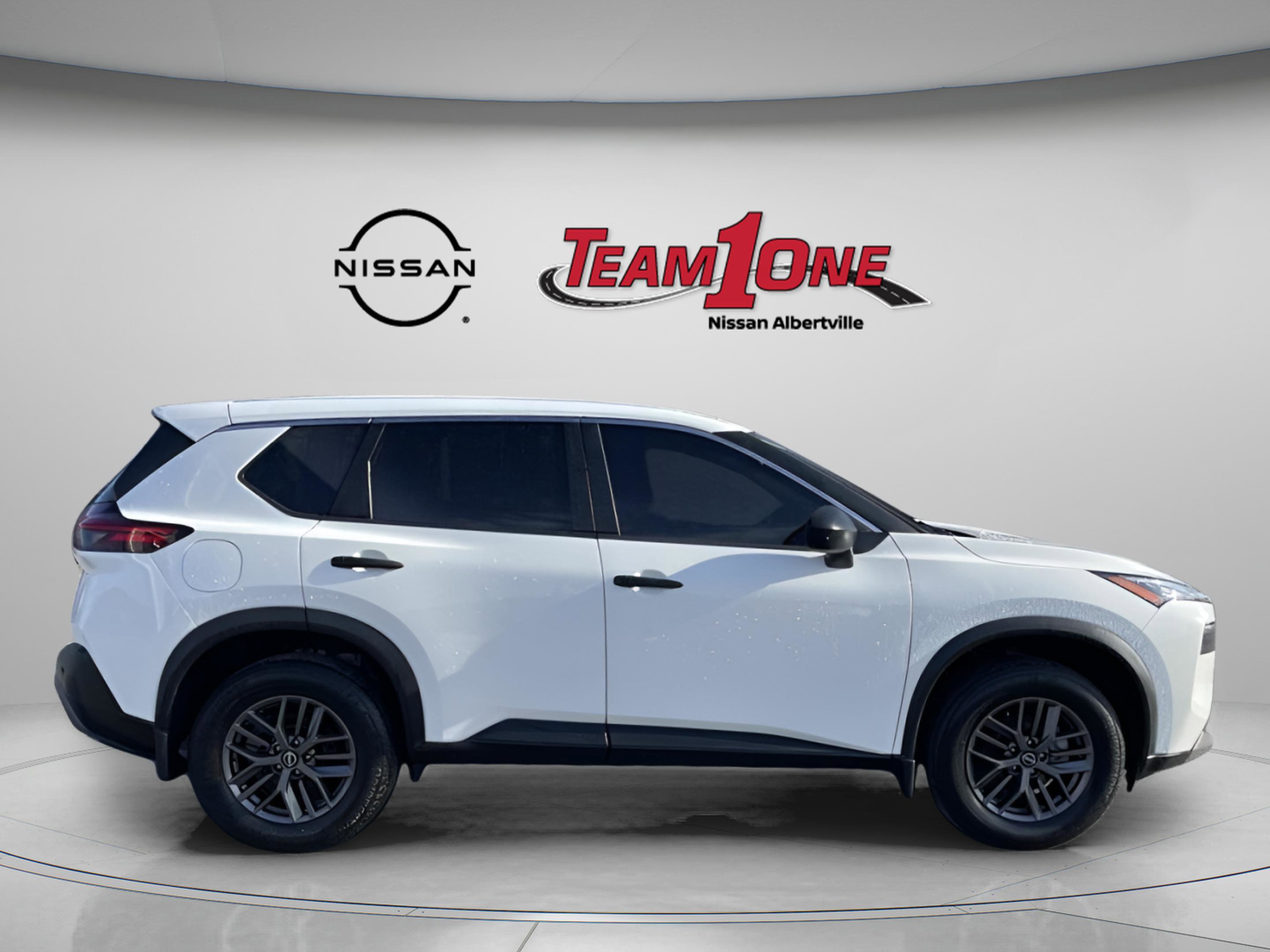 Used 2022 Nissan Rogue S image 7