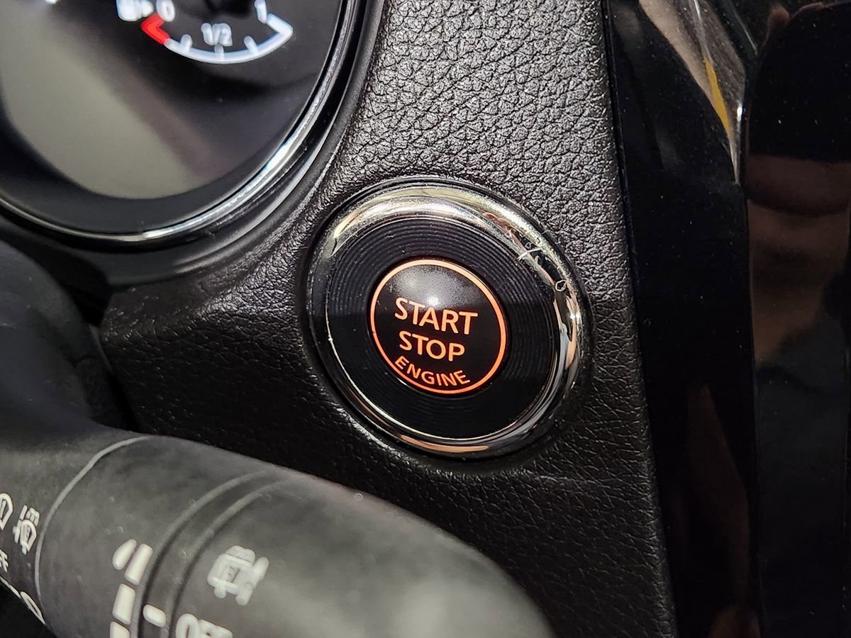 Used 2017 Nissan Rogue SV w/ SV Family Package FWD image 41