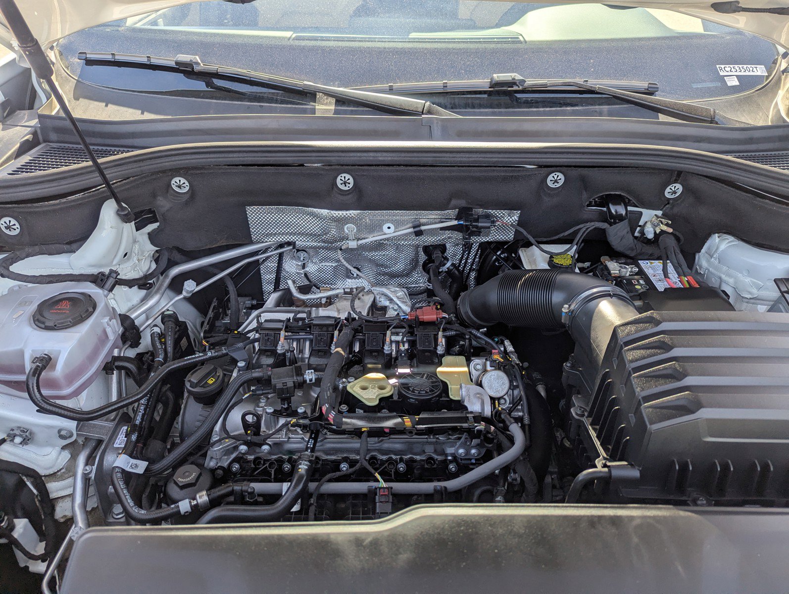 Used 2024 Volkswagen Atlas Cross Sport SE image 32