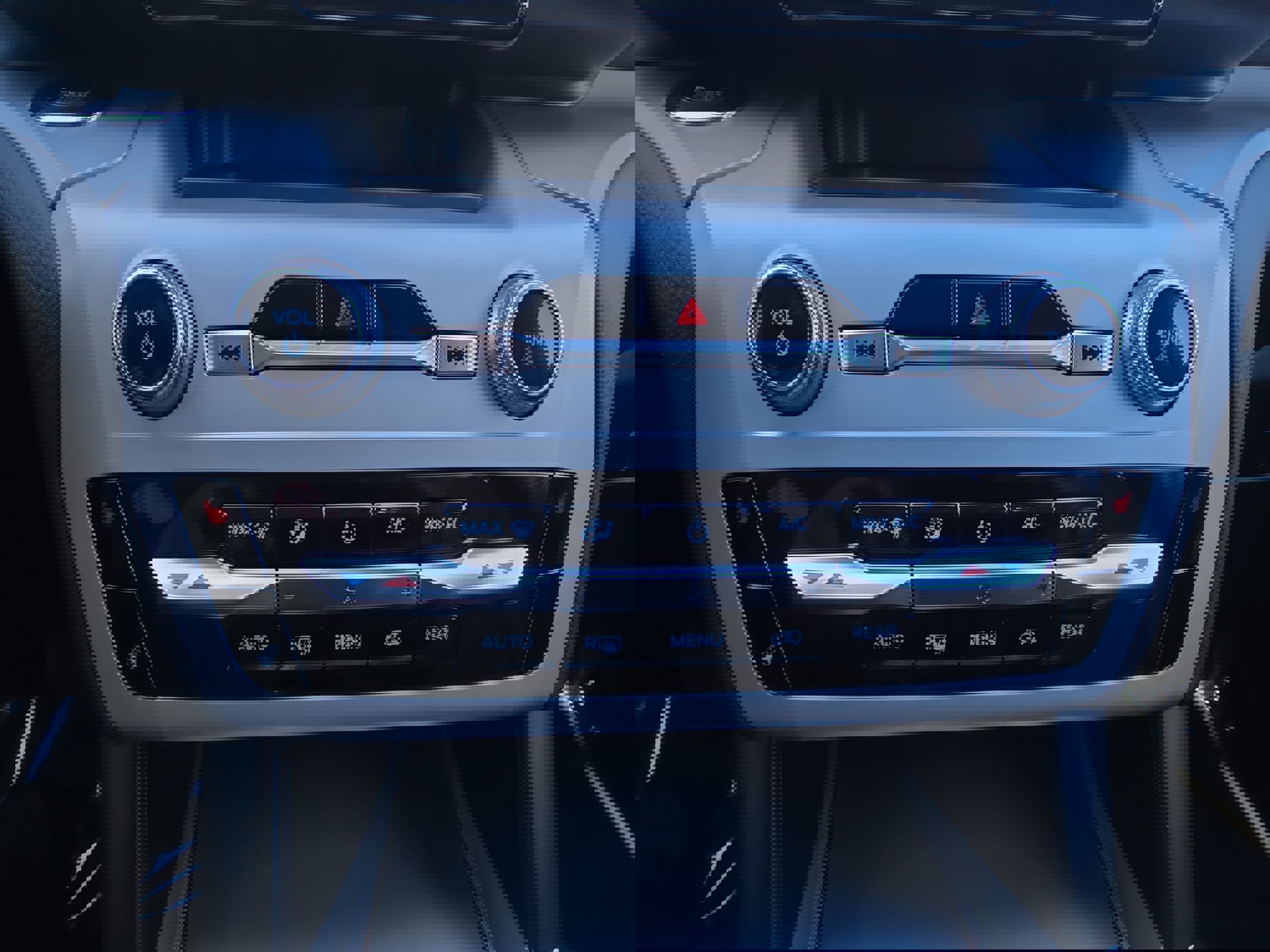 Used 2023 Ford Explorer XLT w/ Equipment Group 202A image 21