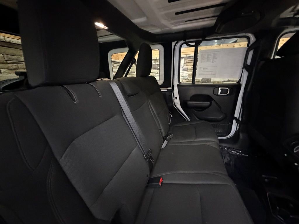 Used 2018 Jeep Wrangler Unlimited Sport S image 30