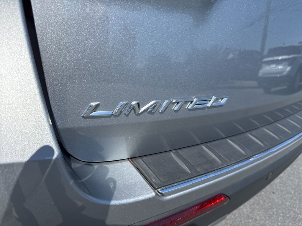 Used 2024 Ford Explorer Limited AWD/4WD image 36
