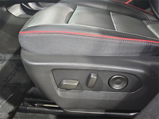 Certified 2022 Buick Envision Essence w/ Sport Touring Package image 30