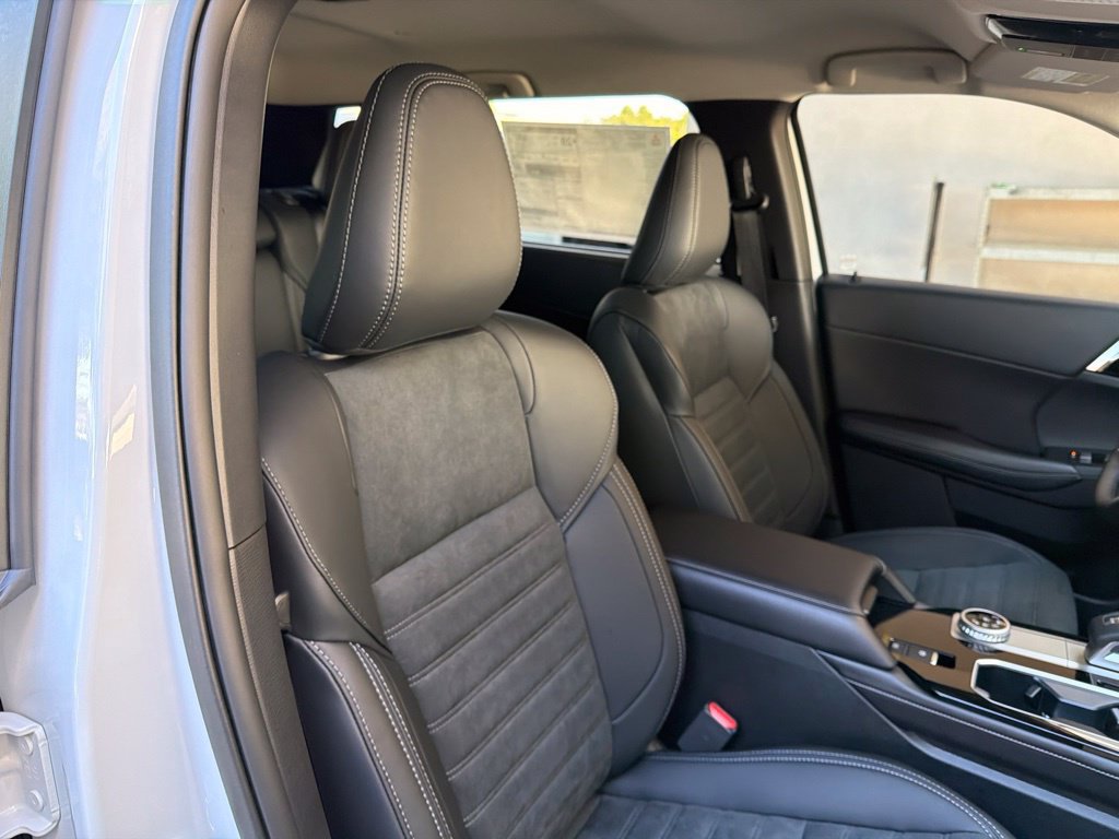 New 2026 Mitsubishi Outlander SE FWD image 20
