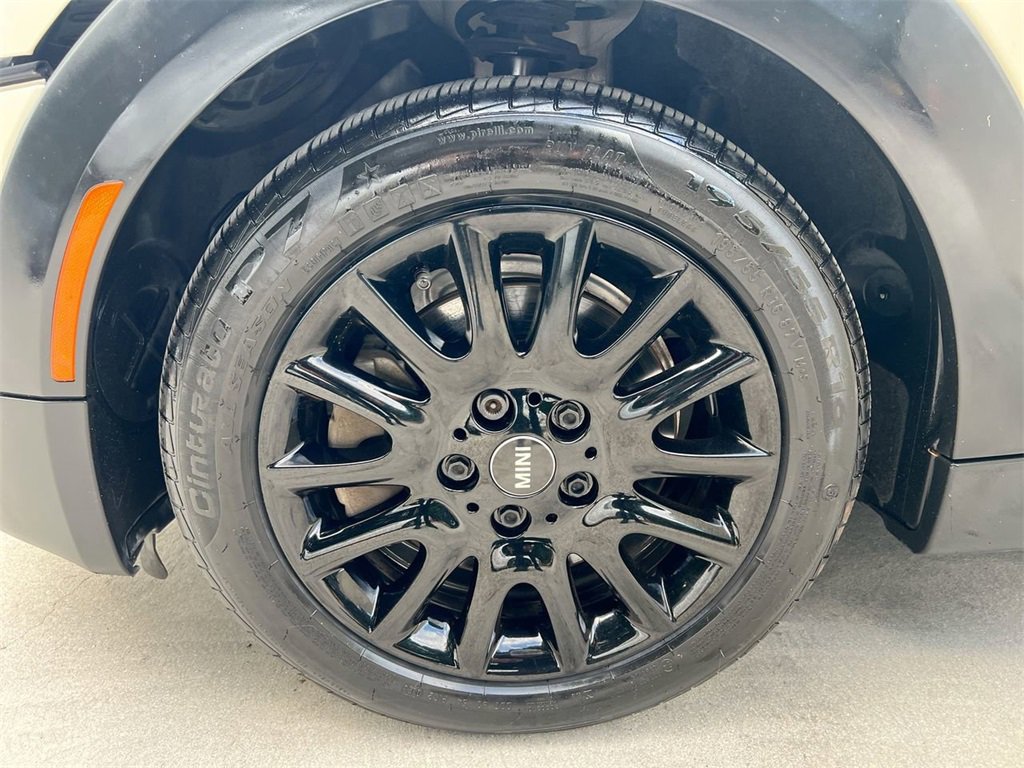 Used 2019 MINI Cooper S w/ Signature Upholstery Package image 9