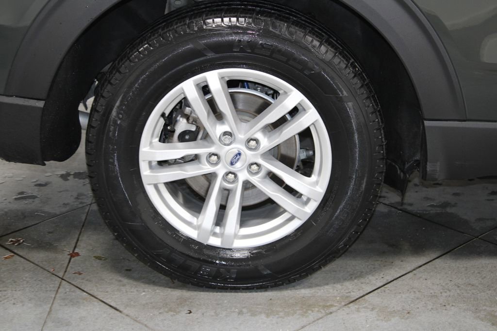 Used 2023 Ford Explorer XLT image 13