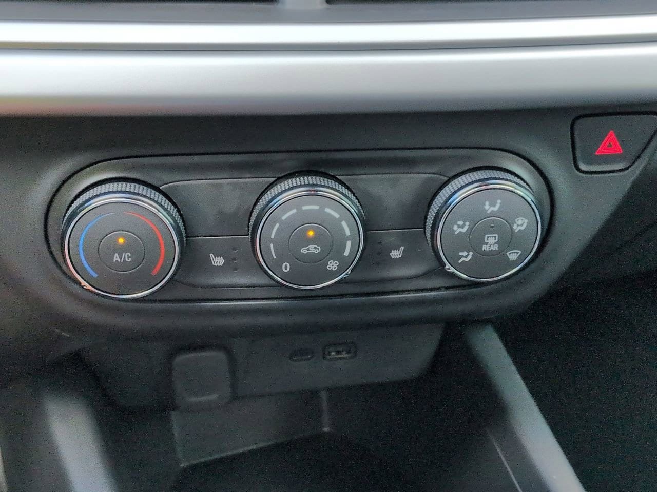 Used 2024 Chevrolet Trax RS w/ Driver Confidence Package FWD image 18