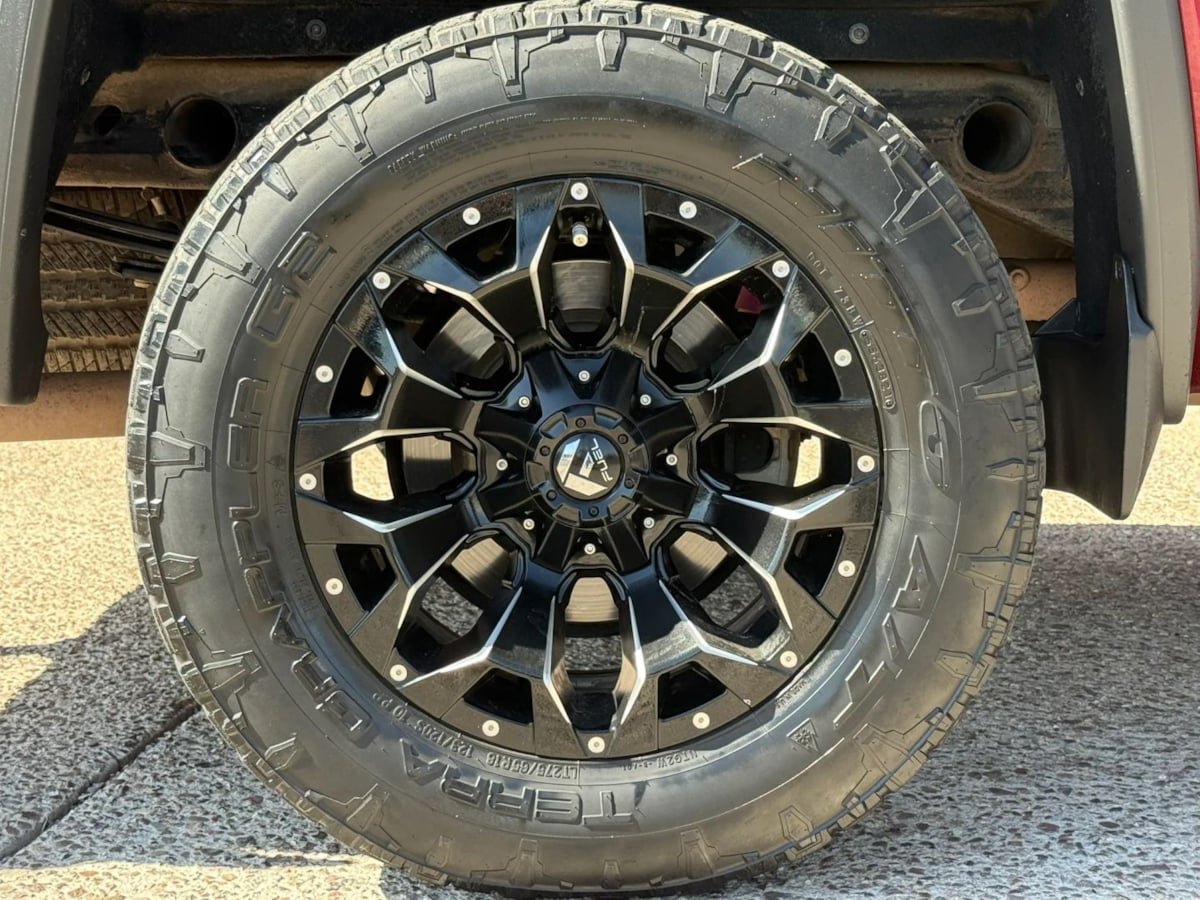 Used 2015 GMC Sierra 1500 SLE w/ SLE Value Package AWD/4WD image 25