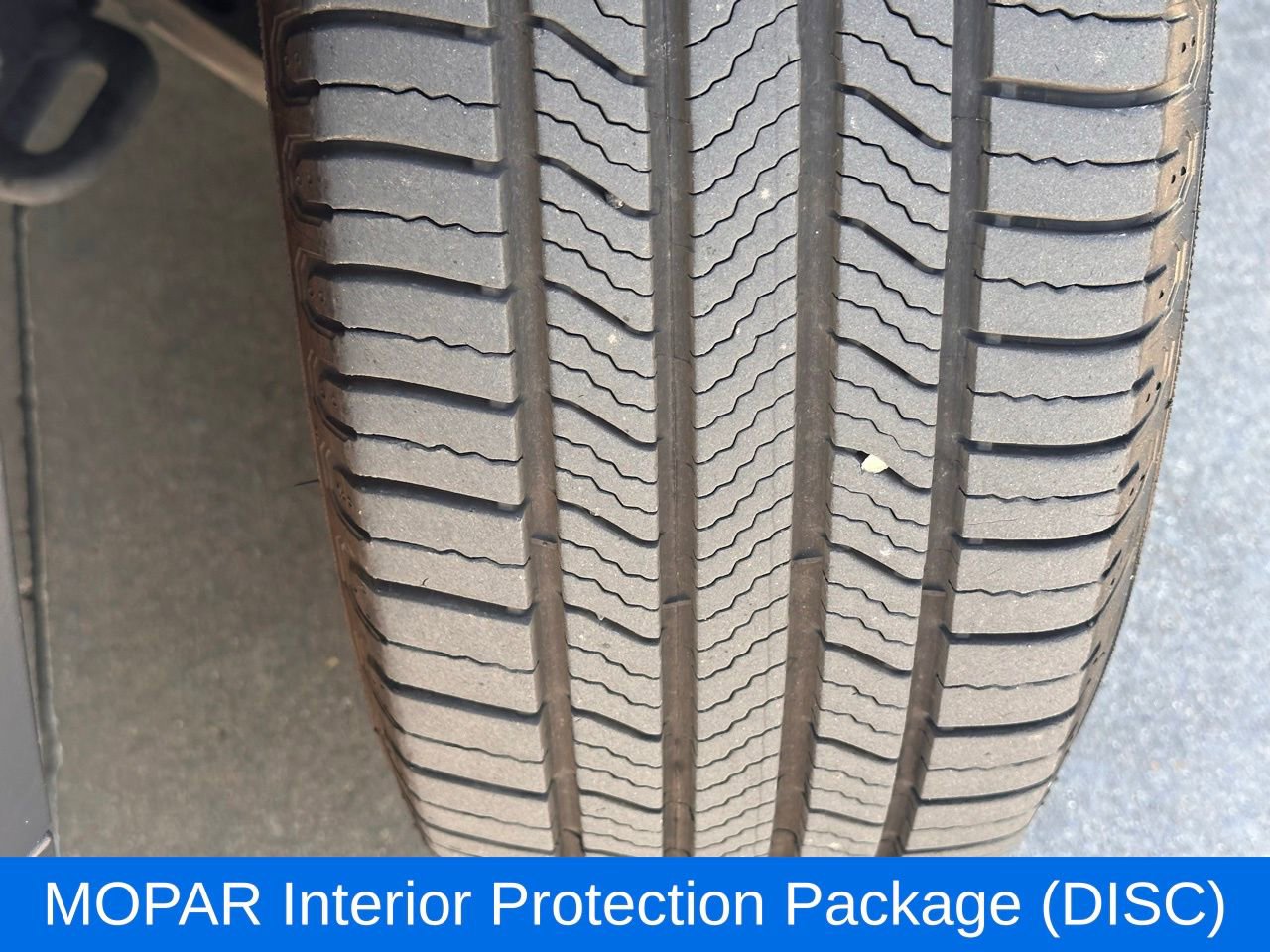 Used 2020 Jeep Cherokee Limited w/ Technology Group image 3