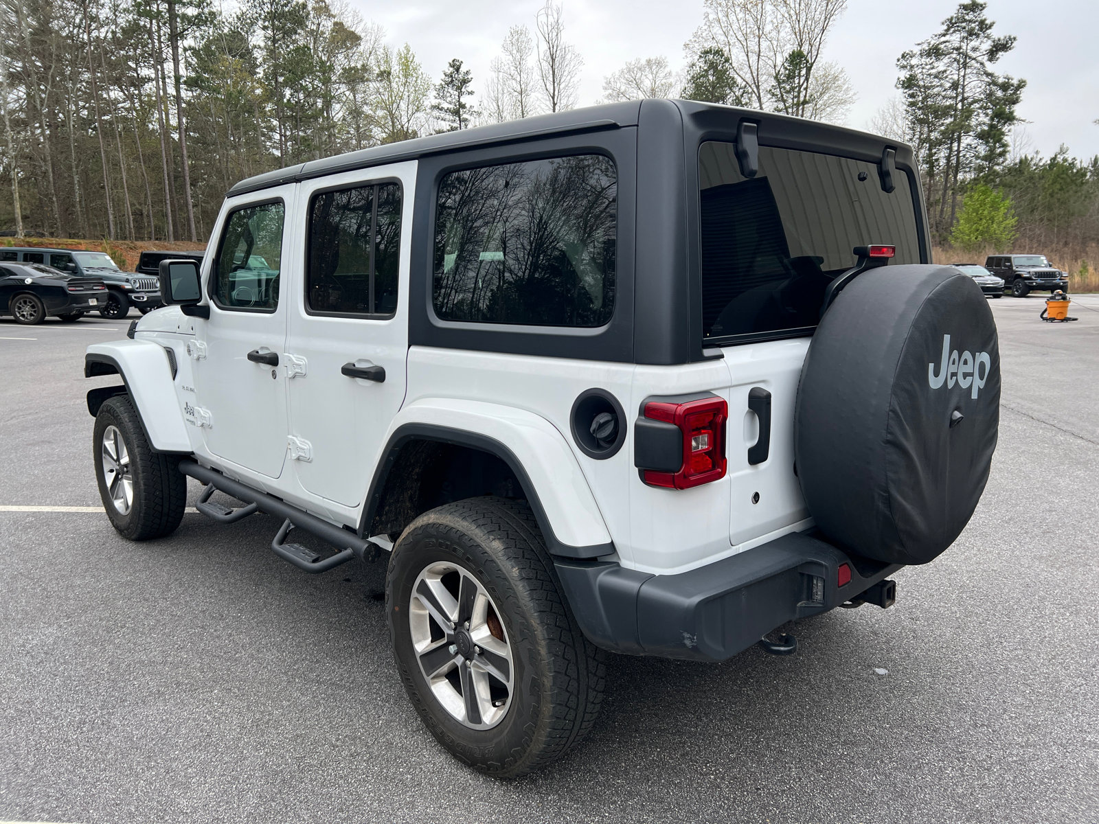 Used 2018 Jeep Wrangler Unlimited Sahara w/ LED Lighting Group image 7