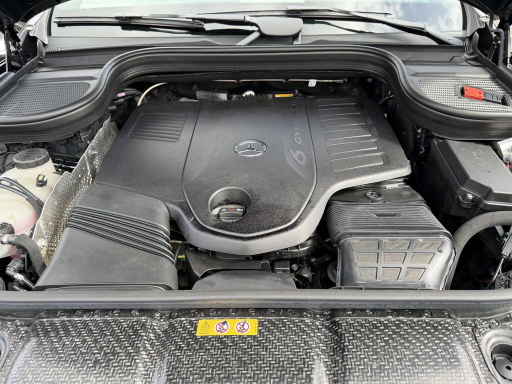 Used 2025 Mercedes-Benz GLS 450 4MATIC image 34
