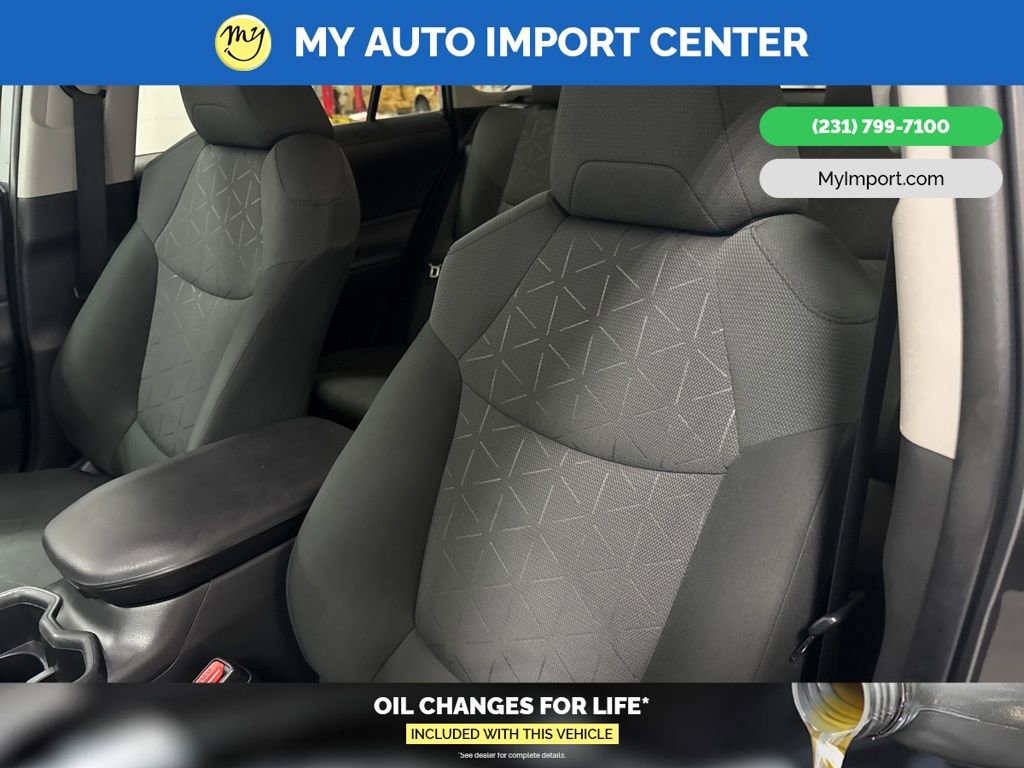 Used 2022 Toyota RAV4 XLE w/ Convenience Package image 13