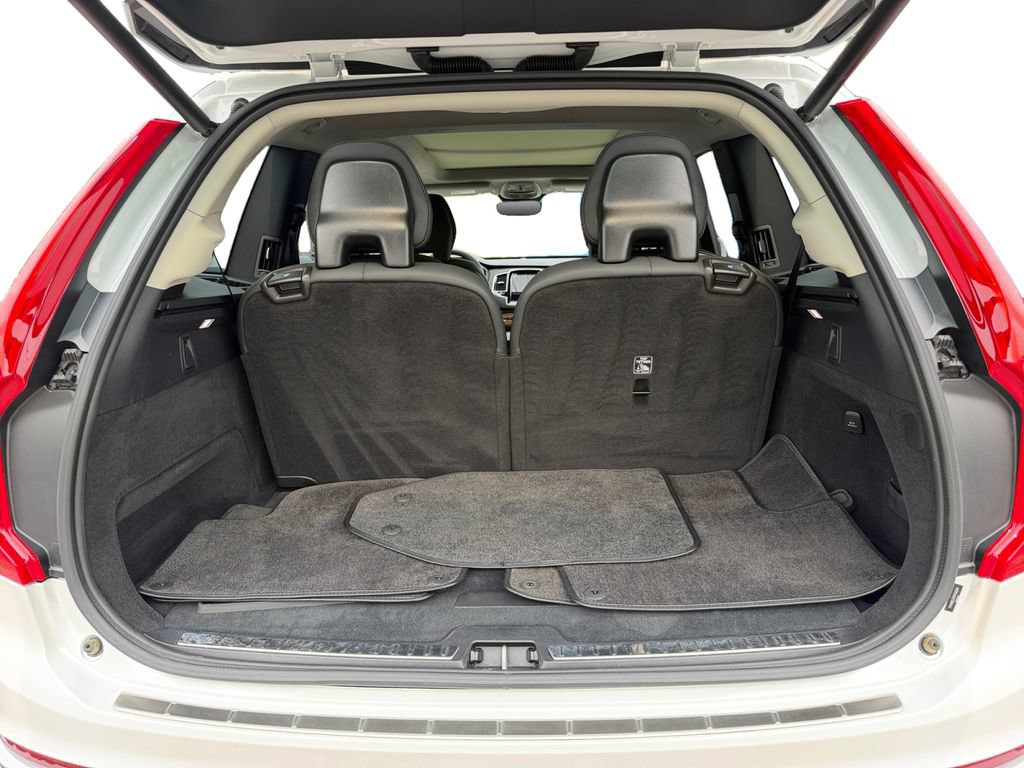 Certified 2024 Volvo XC90 T8 Plus w/ Protection Package Premier AWD/4WD image 11