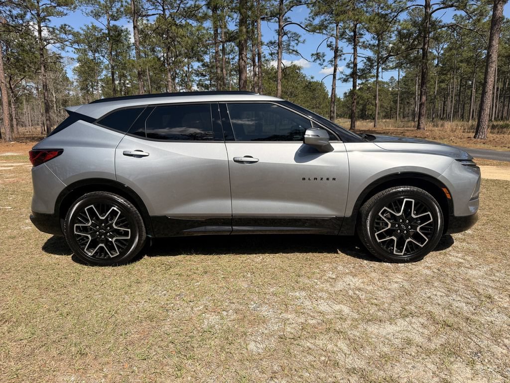 New 2025 Chevrolet Blazer RS w/ Driver Confidence II Package FWD image 6