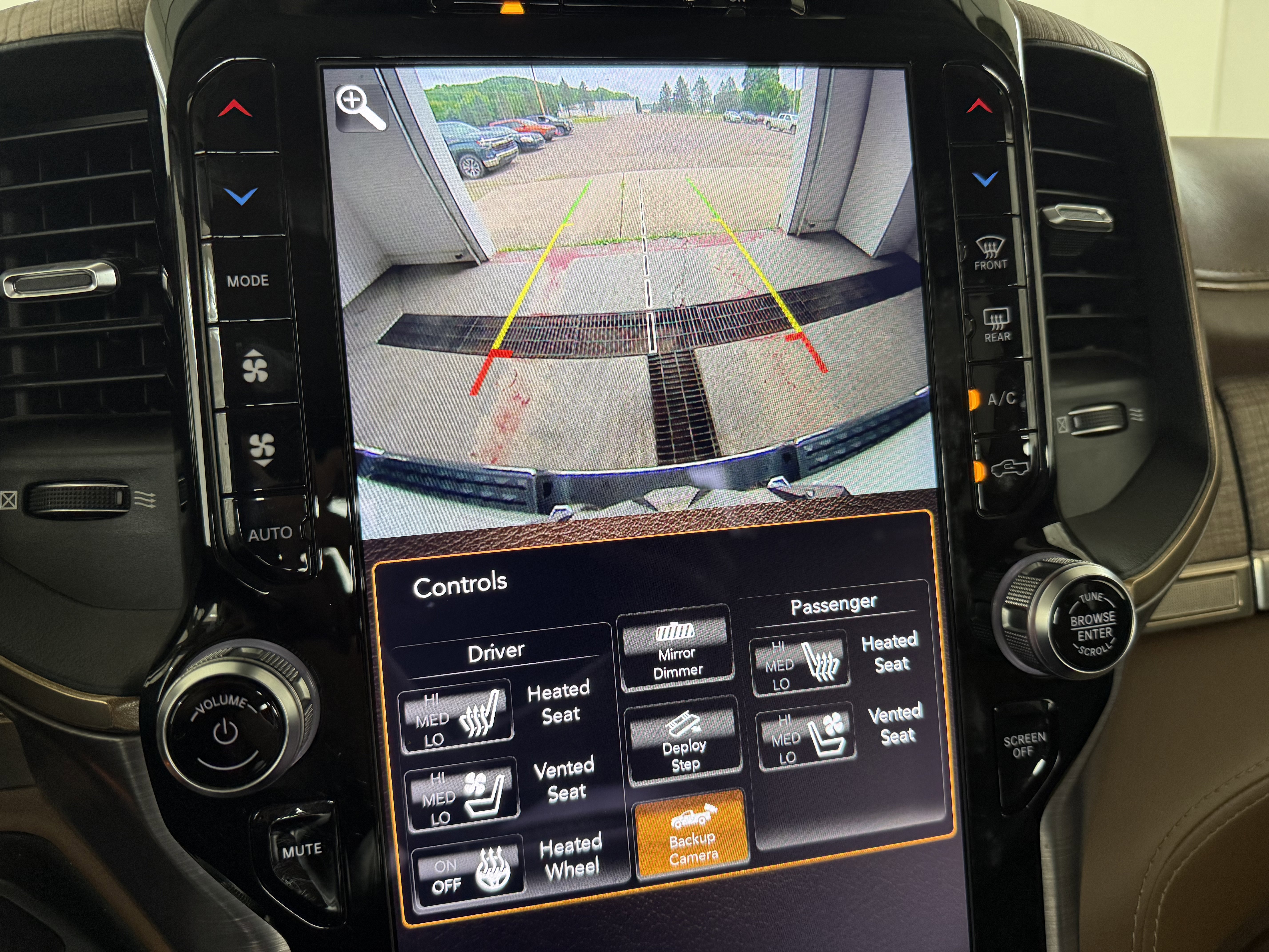 Used 2019 RAM 1500 Limited image 29