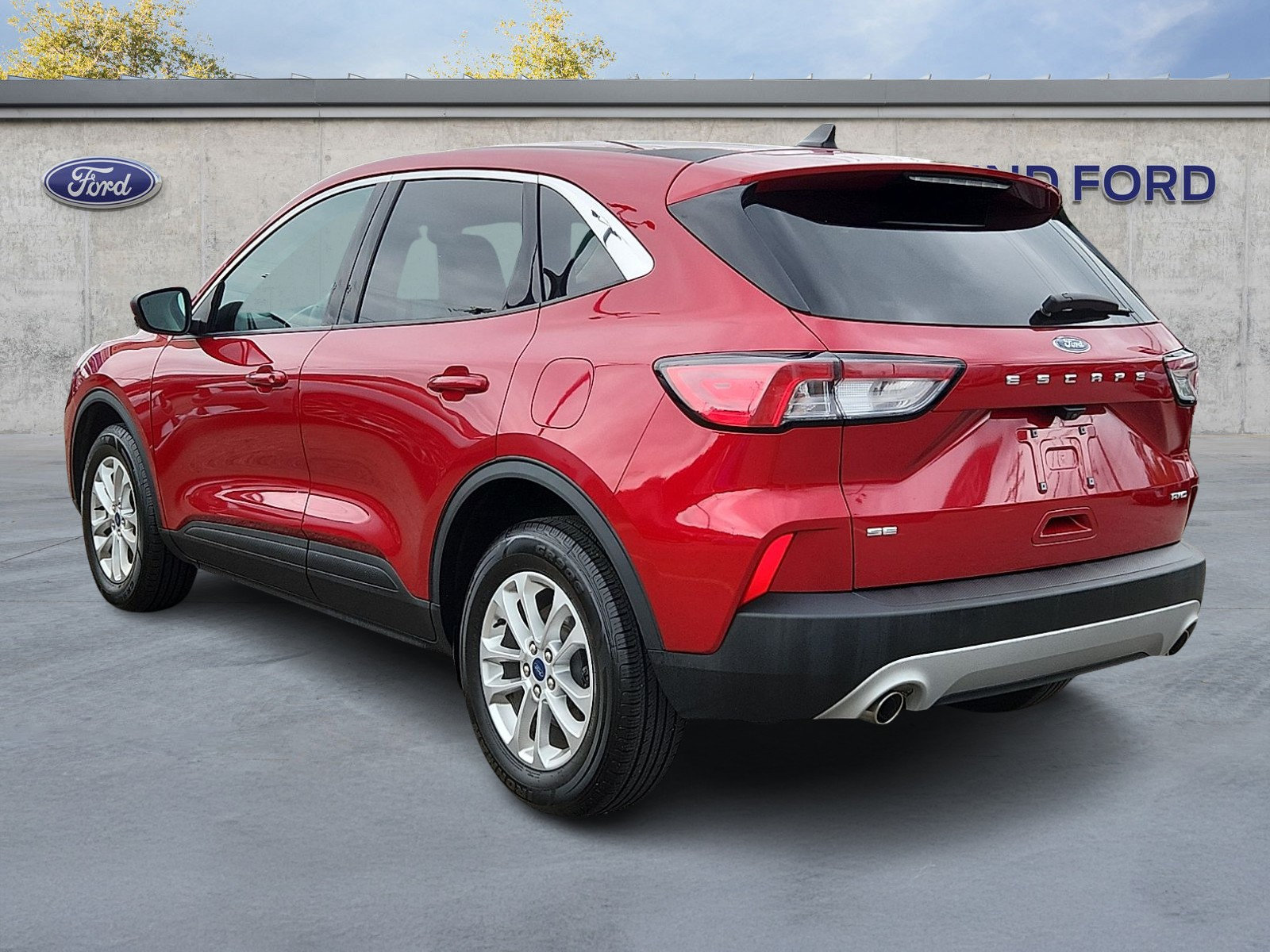 Used 2022 Ford Escape SE AWD/4WD image 4
