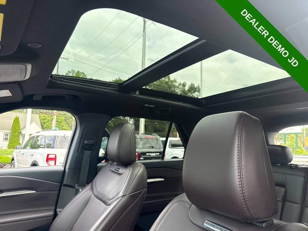 Used 2025 Ford Explorer Platinum AWD/4WD image 23