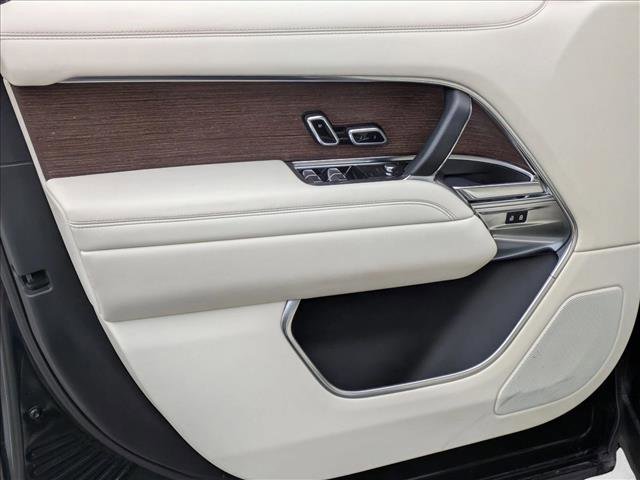 Used 2023 Land Rover Range Rover SE image 8