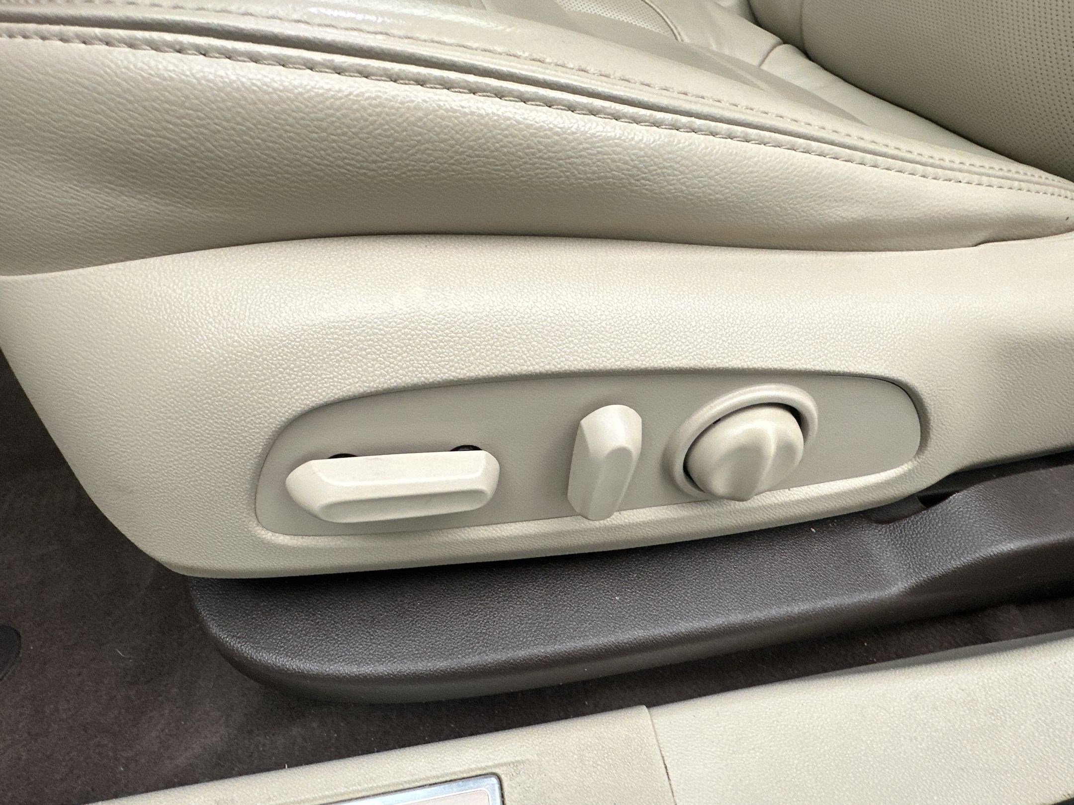 Used 2017 GMC Acadia Denali w/ Technology Package image 14