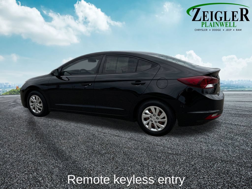 Used 2019 Hyundai Elantra SE FWD image 3