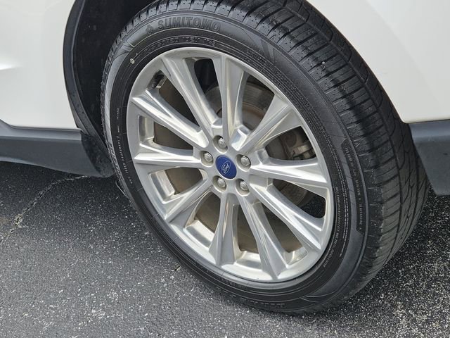 Used 2018 Ford Edge Titanium w/ Equipment Group 301A FWD image 11