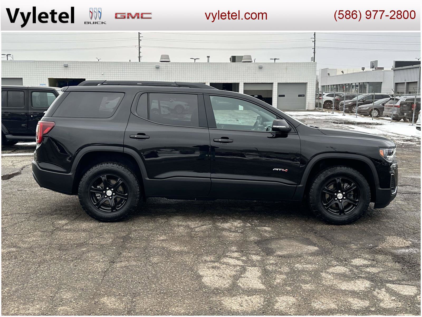 Used 2023 GMC Acadia AT4 w/ Technology Package image 2