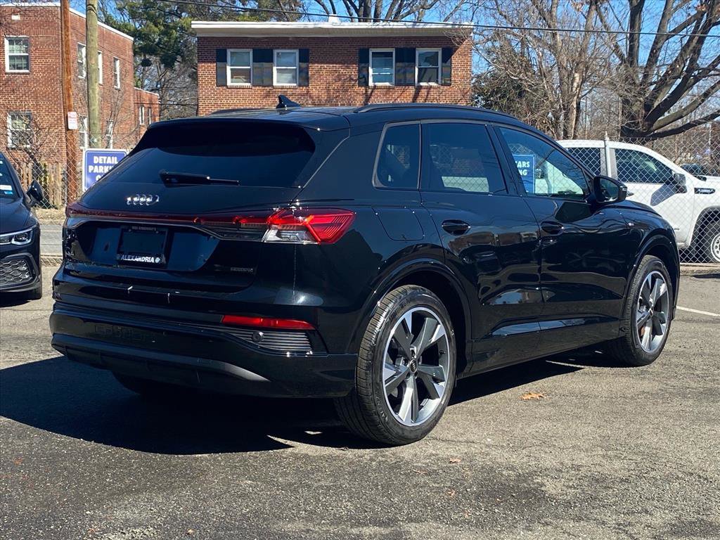 Used 2024 Audi Q4 e-tron Premium w/ Convenience Package image 2