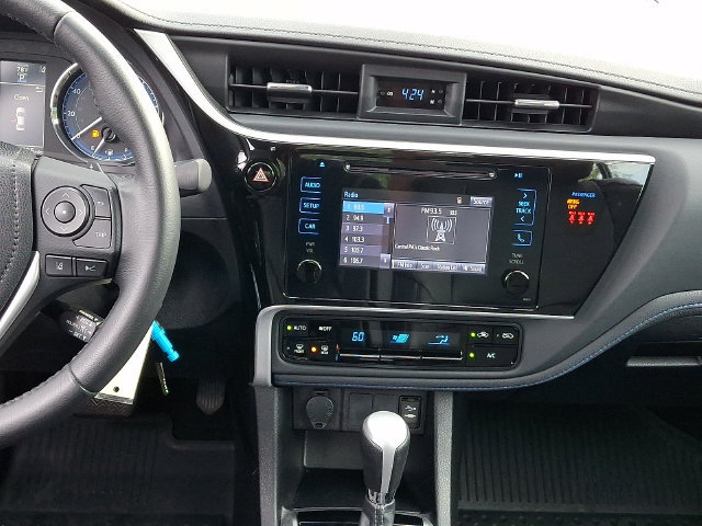 Used 2019 Toyota Corolla SE FWD image 17