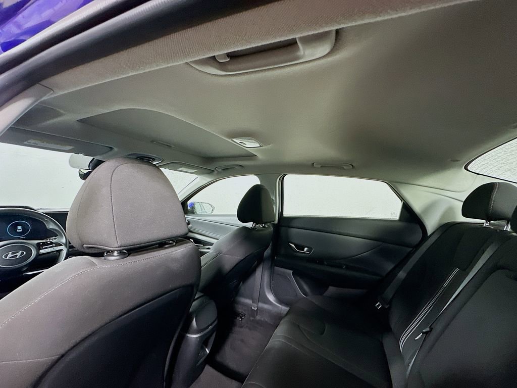 Used 2025 Hyundai Elantra SEL FWD image 12