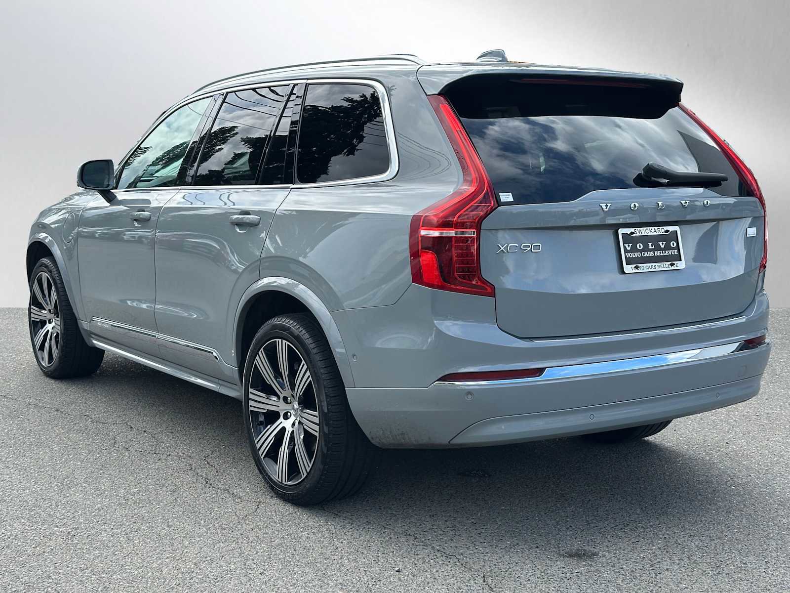 Certified 2024 Volvo XC90 T8 Ultimate w/ Protection Package AWD/4WD image 6