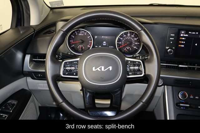 Used 2023 Kia Carnival LX FWD image 7