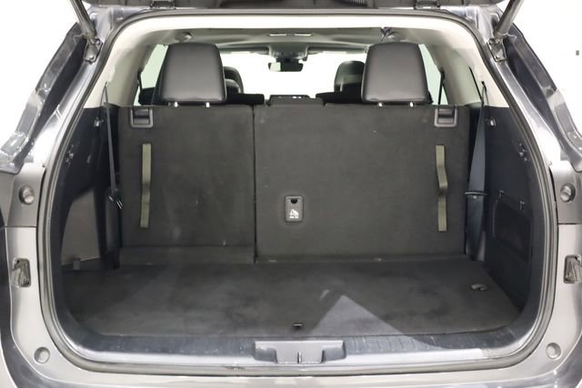 Used 2021 Toyota Highlander XLE image 34
