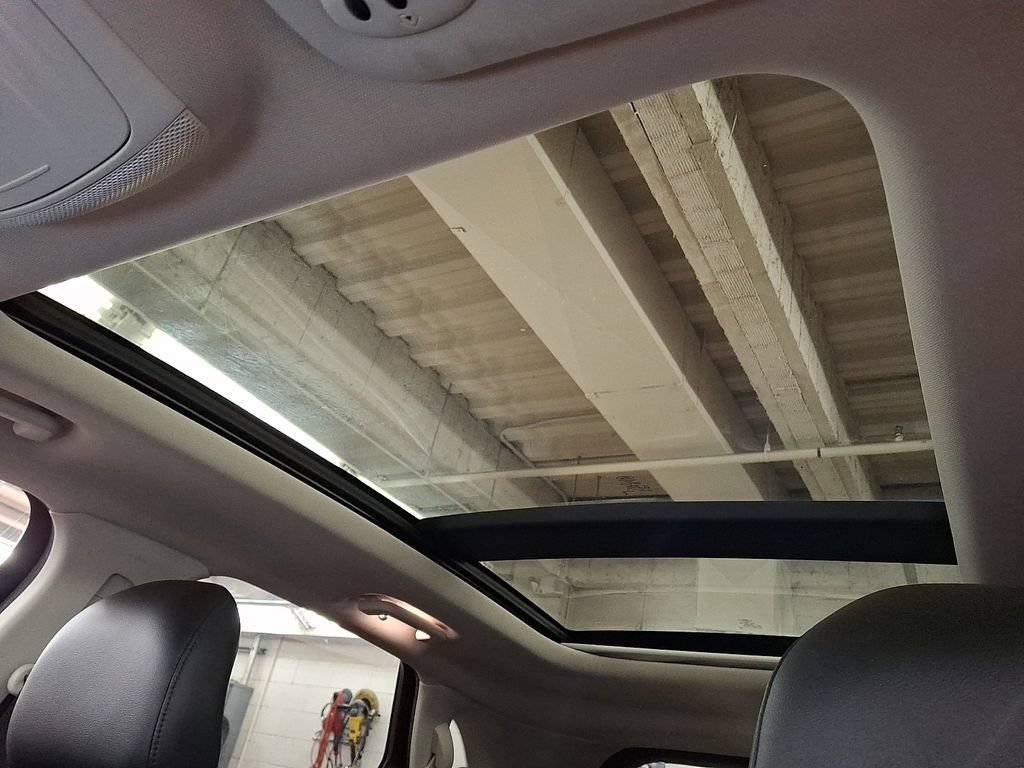 Used 2018 Ford Edge SEL w/ Equipment Group 201A AWD/4WD image 12