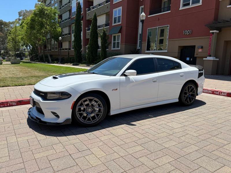 Used 2018 Dodge Charger R/T RWD image 3