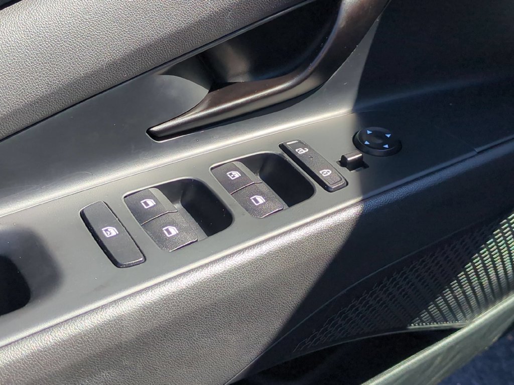 Used 2026 Hyundai Elantra Sport FWD image 13