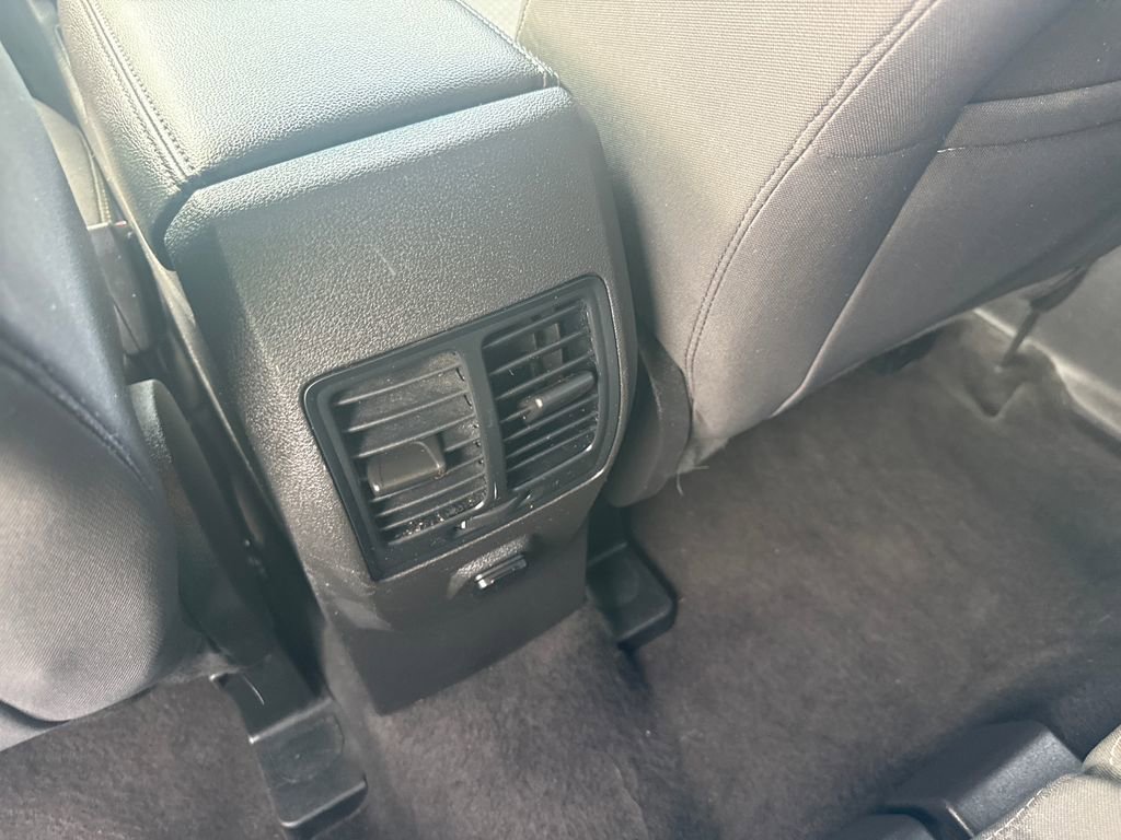 Used 2018 Ford Escape SE w/ Ford Safe & Smart Package AWD/4WD image 16