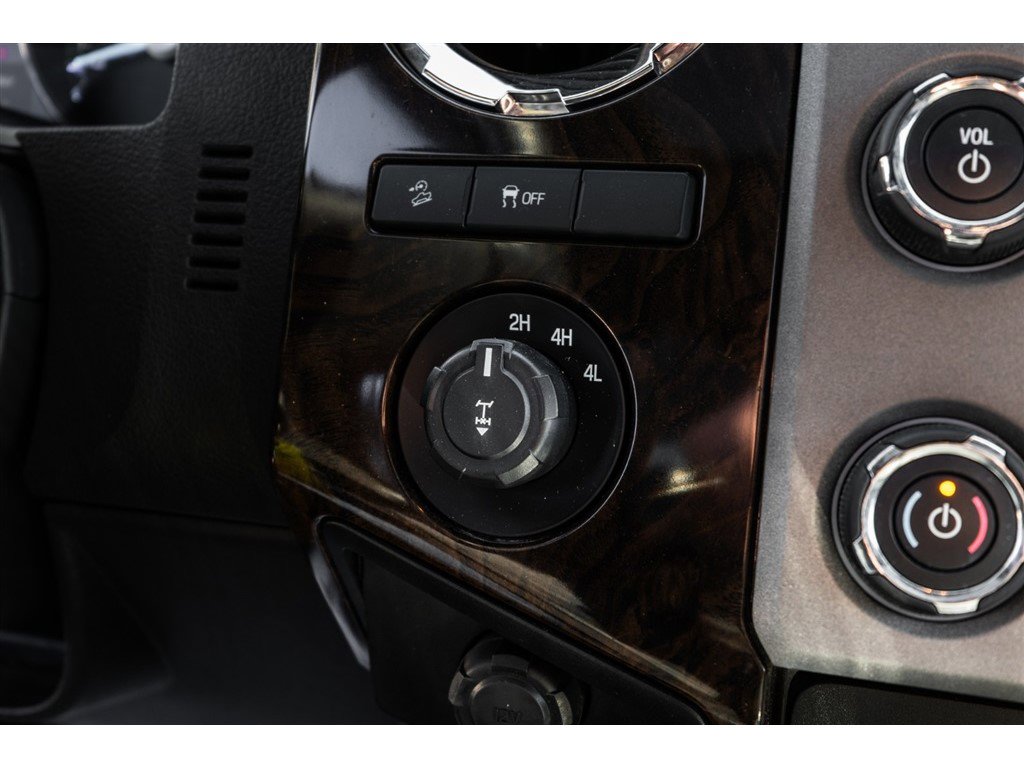 Used 2013 Ford F350 Platinum w/ FX4 Off Road Pkg AWD/4WD image 24