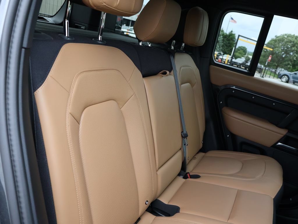 Certified 2025 Land Rover Defender 110 X AWD/4WD image 12