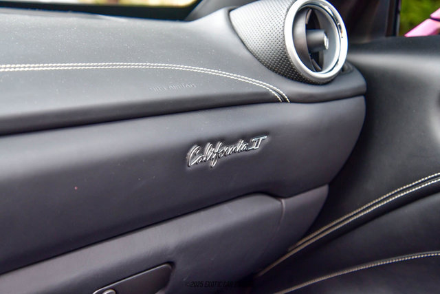 Used 2016 Ferrari California T RWD image 36