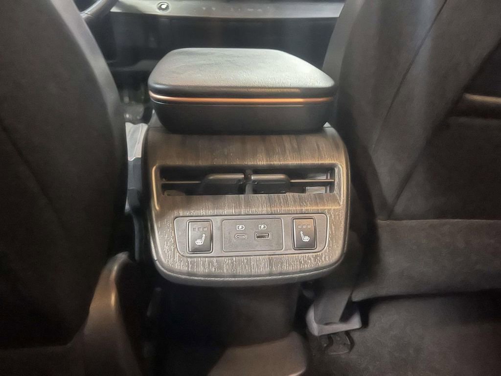 Used 2023 Nissan Ariya AWD image 15